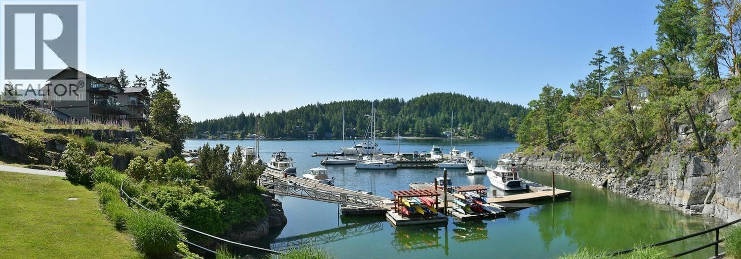 52 4622 SINCLAIR BAY ROAD photo 3