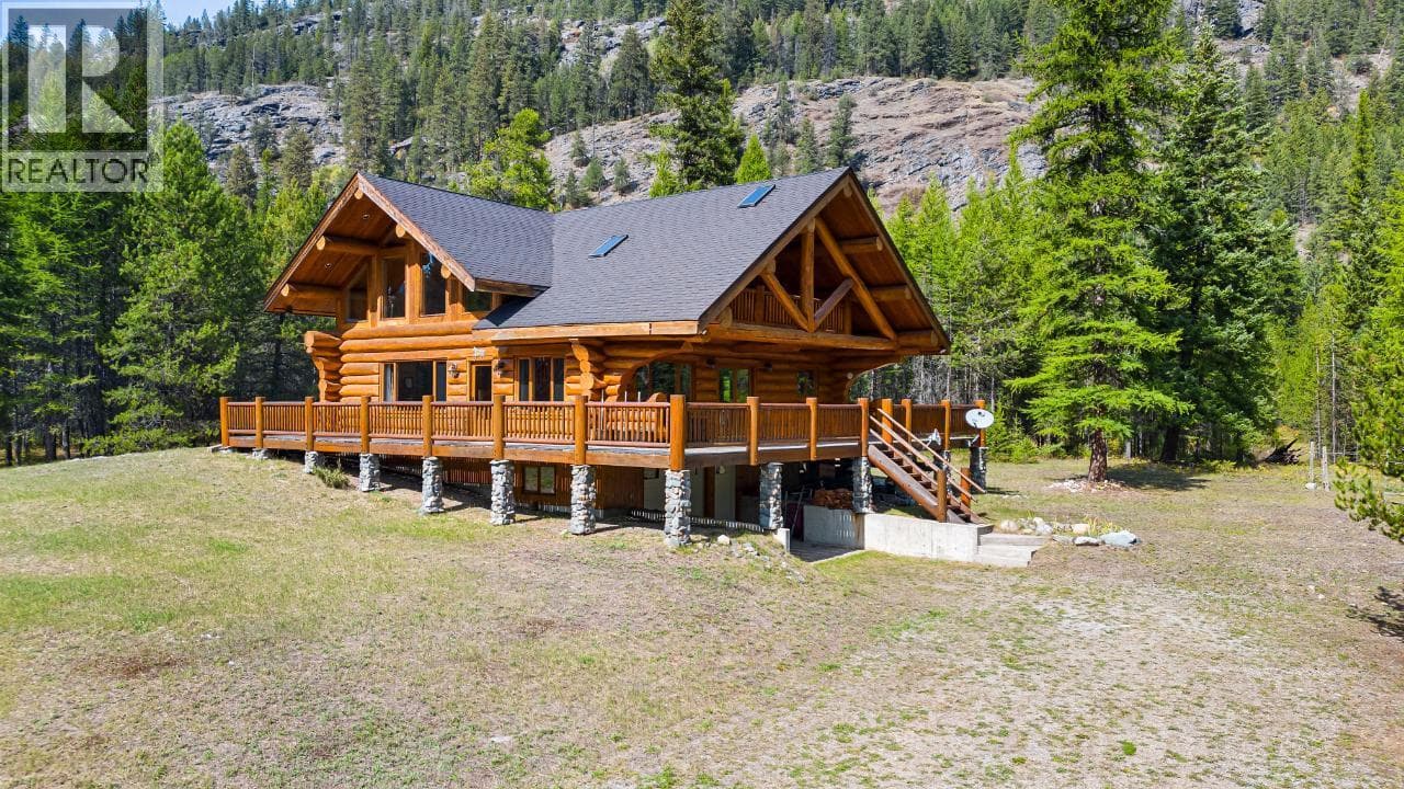 3 bed 4 bath single family at 7602 95 Highway — $1,200,000