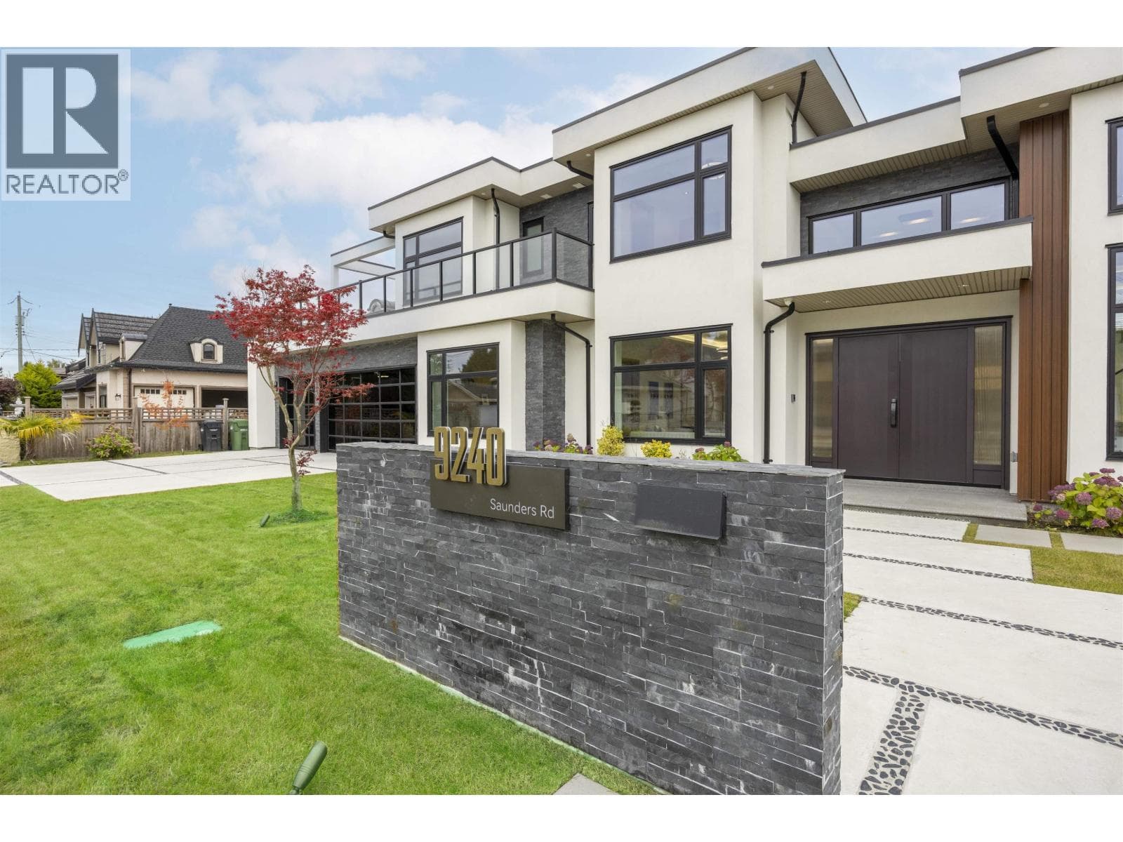 9240 SAUNDERS ROAD photo 2