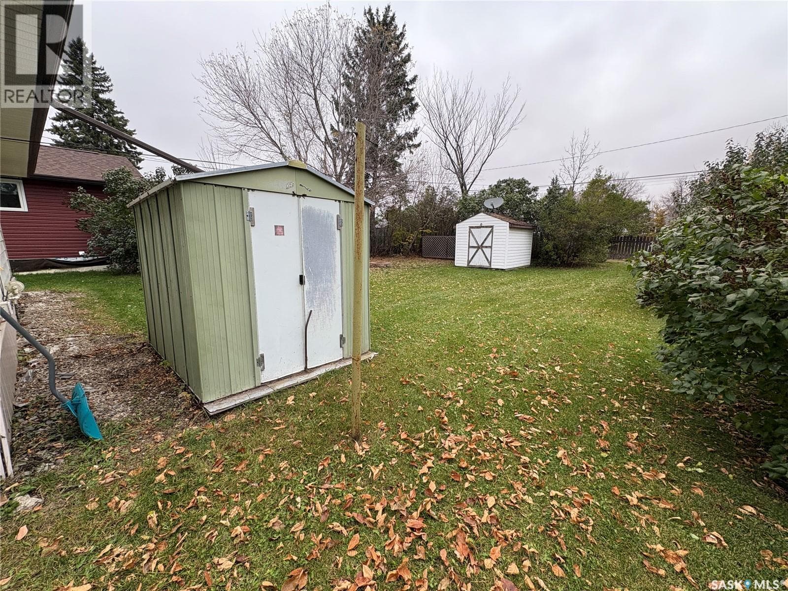 230 Prothero AVENUE E — photo 3