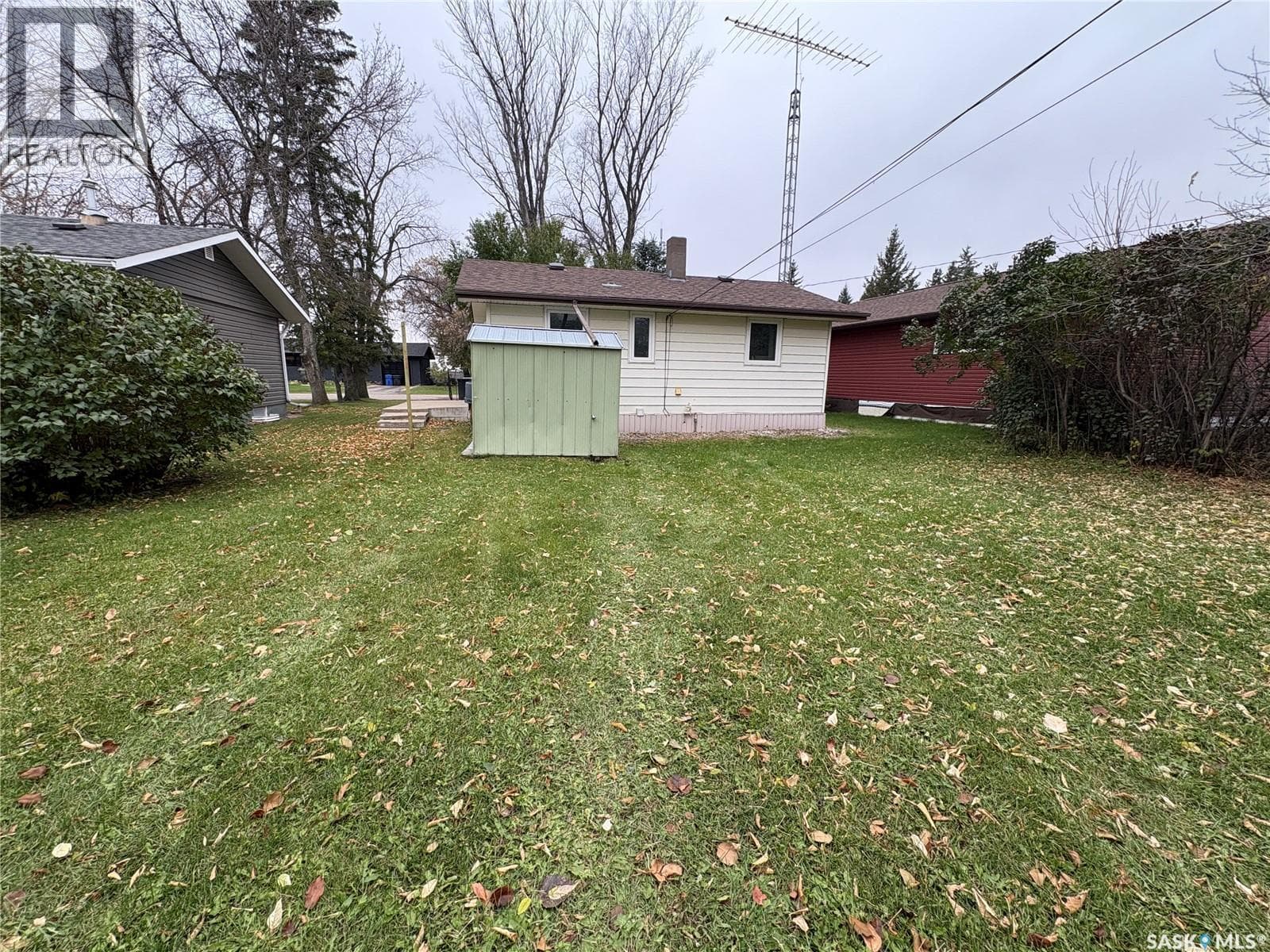 230 Prothero AVENUE E — photo 5