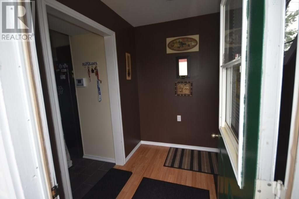 27 Anderson Street photo 2