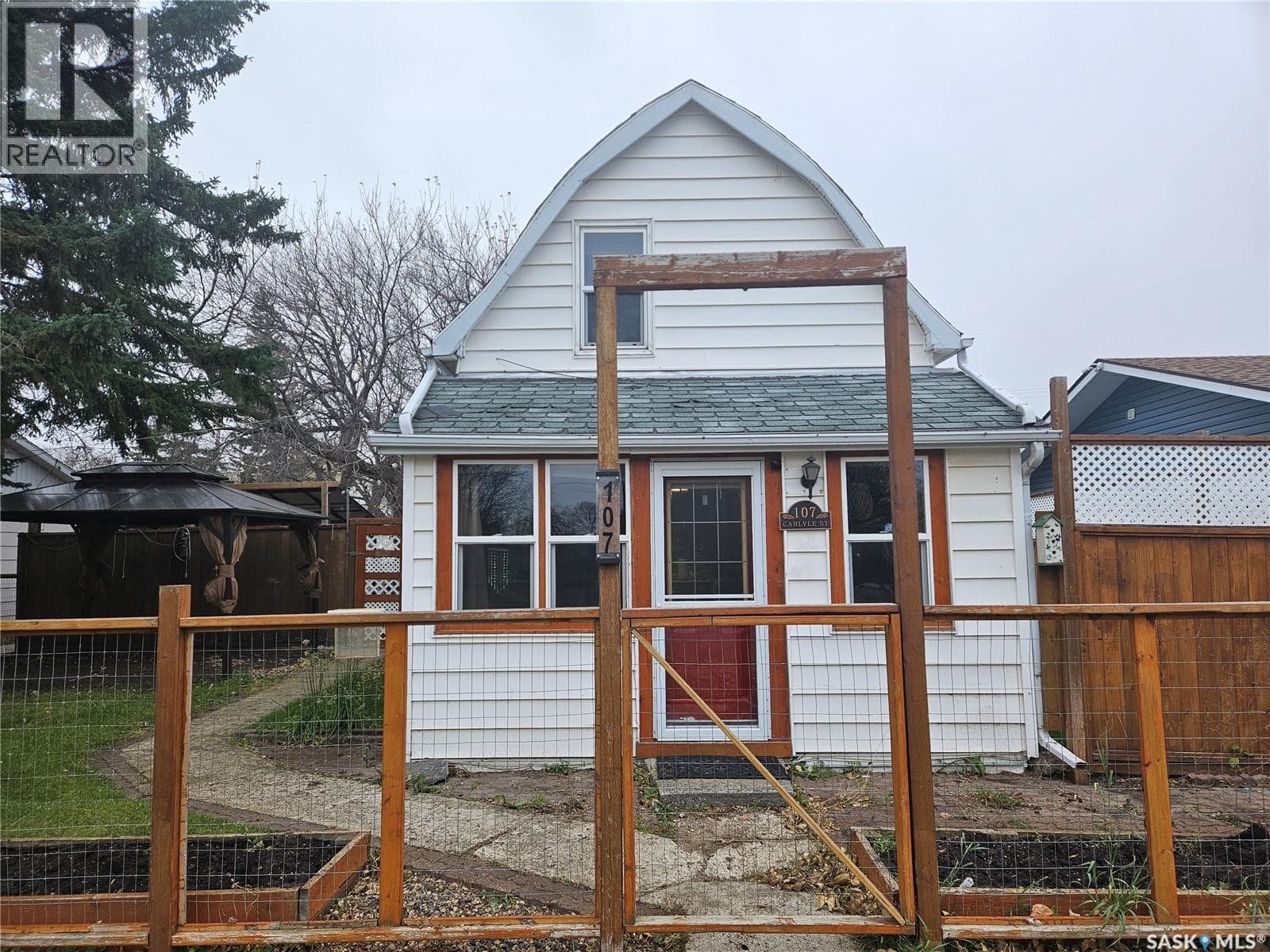 107 Carlyle STREET — photo 3
