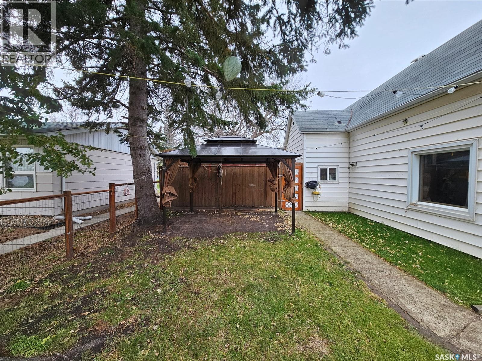 107 Carlyle STREET — photo 5
