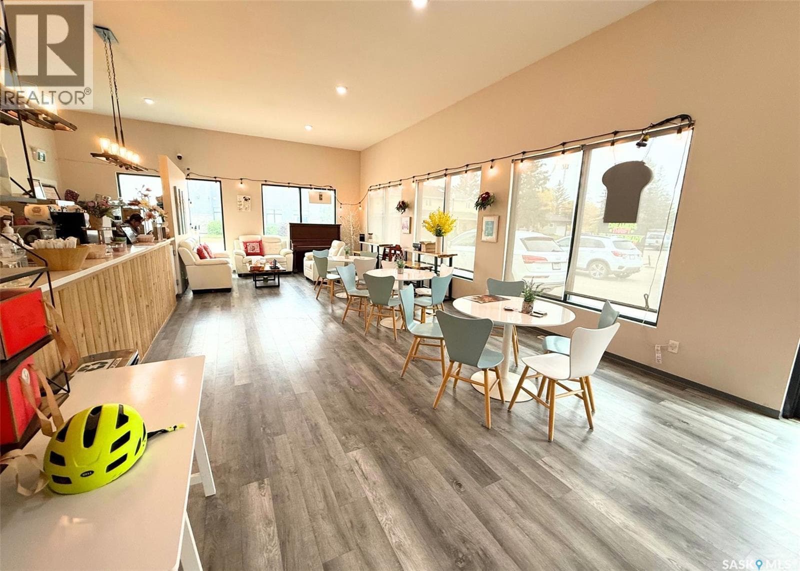 1 212 Central STREET — photo 3