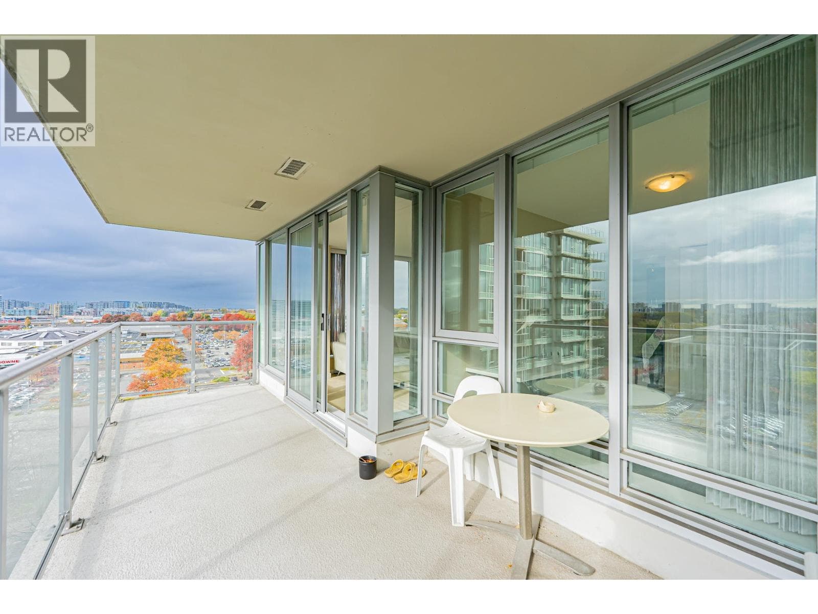 1508 5068 KWANTLEN STREET photo 3