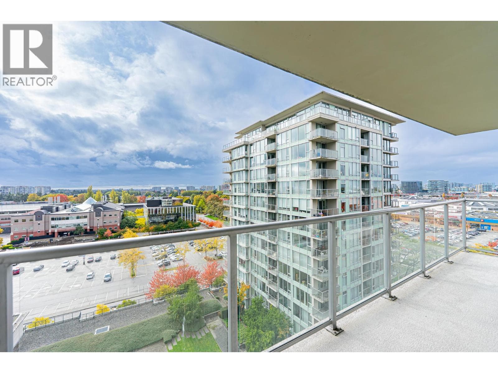 1508 5068 KWANTLEN STREET photo 2