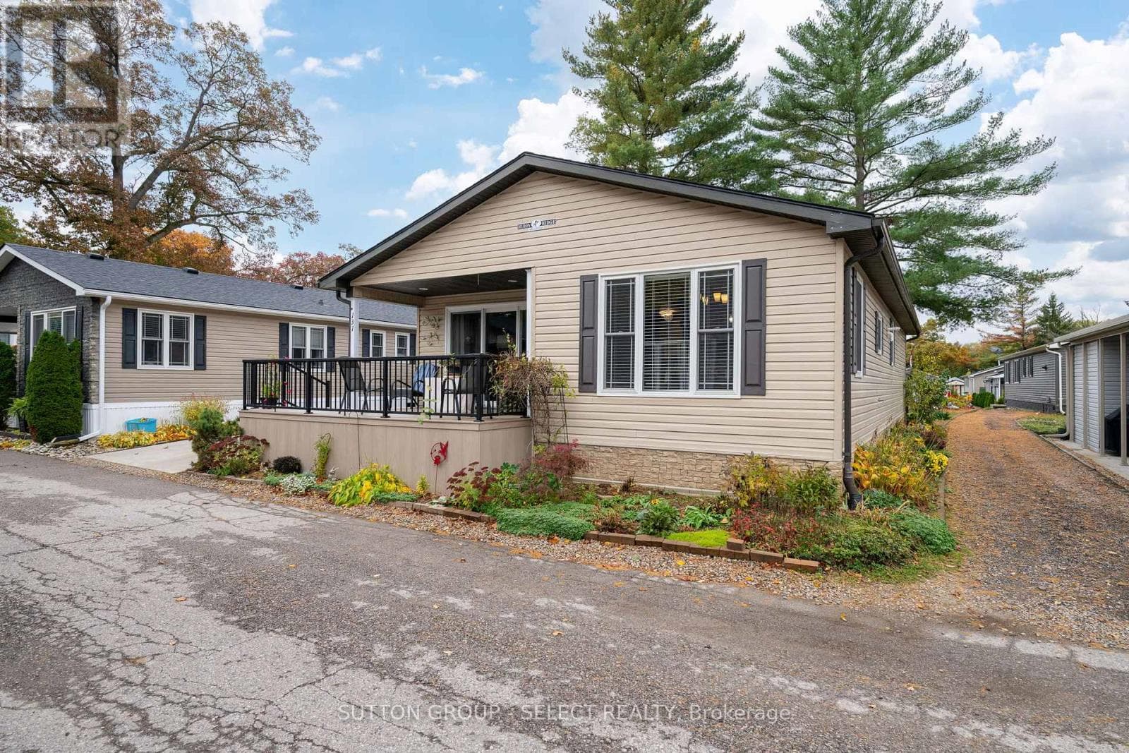 131 - 22790 AMIENS ROAD photo 2