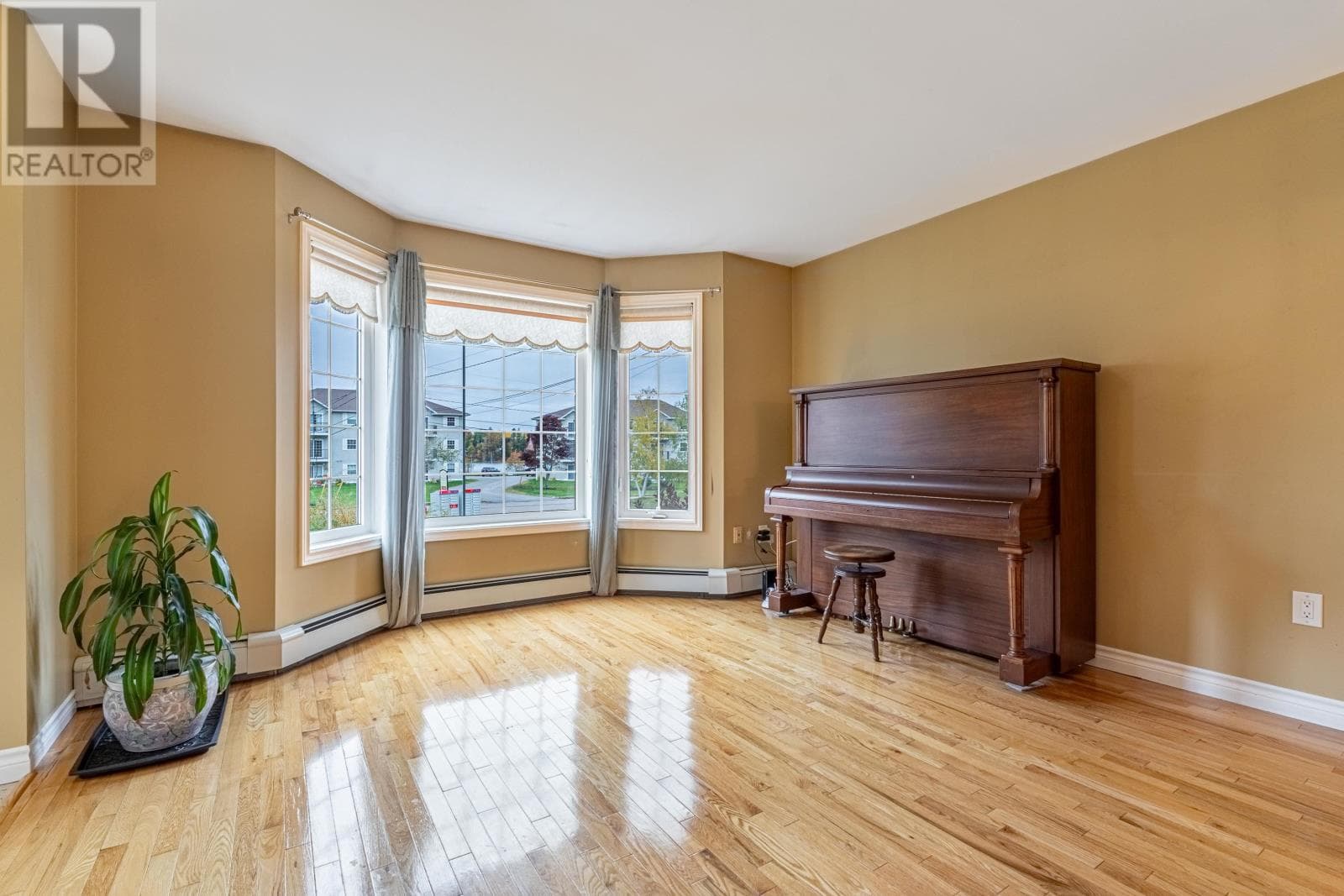 13 WATERVIEW Heights photo 5
