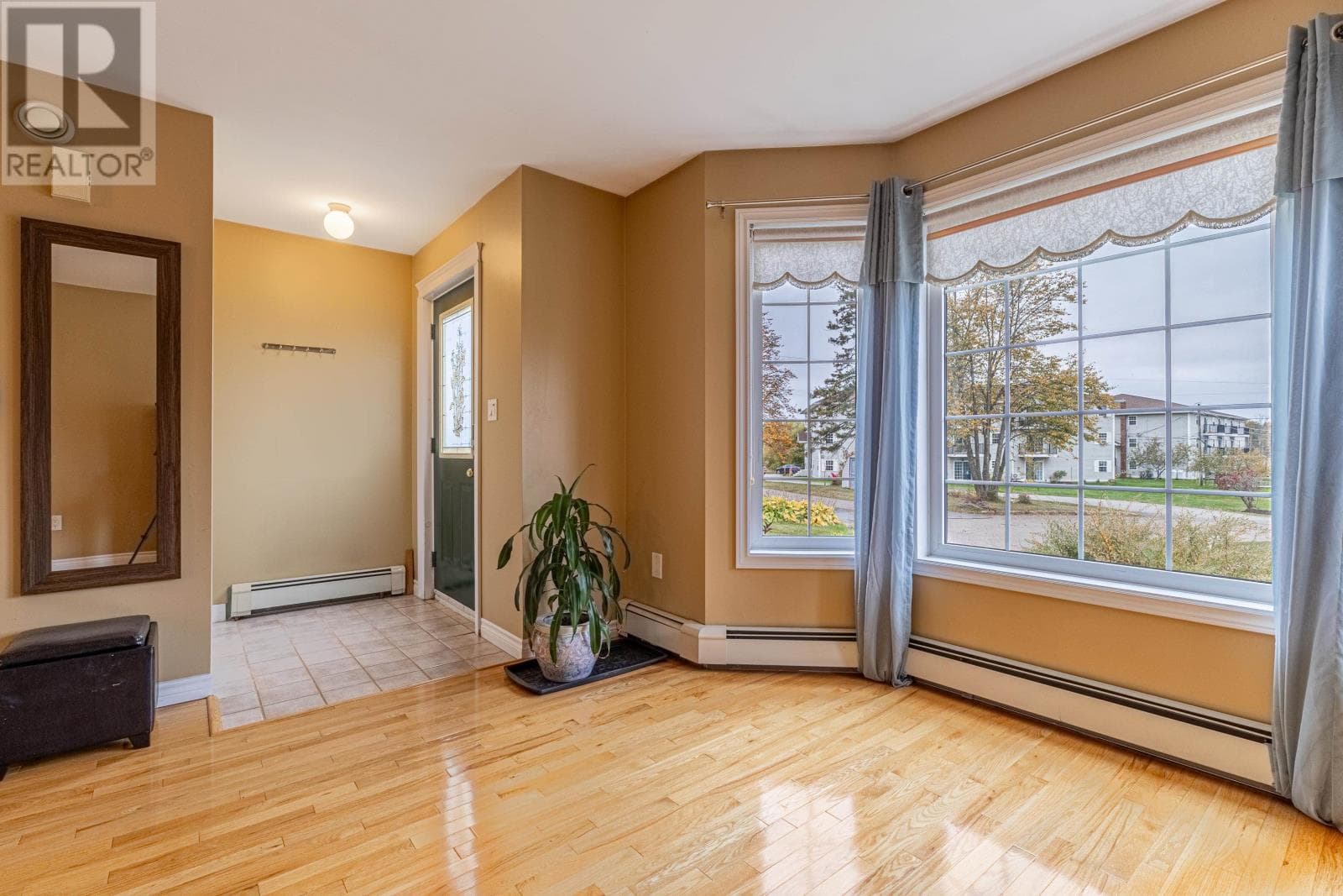 13 WATERVIEW Heights photo 4