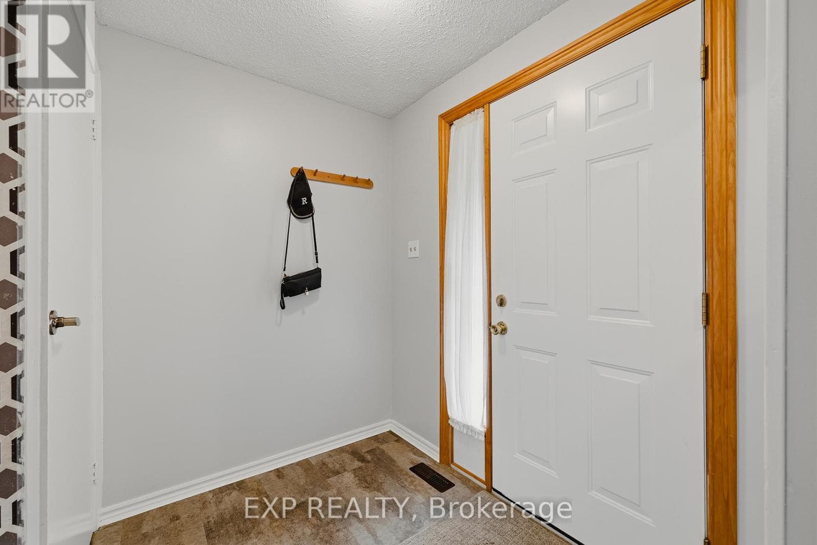 69 - 539 WILLOW ROAD photo 4
