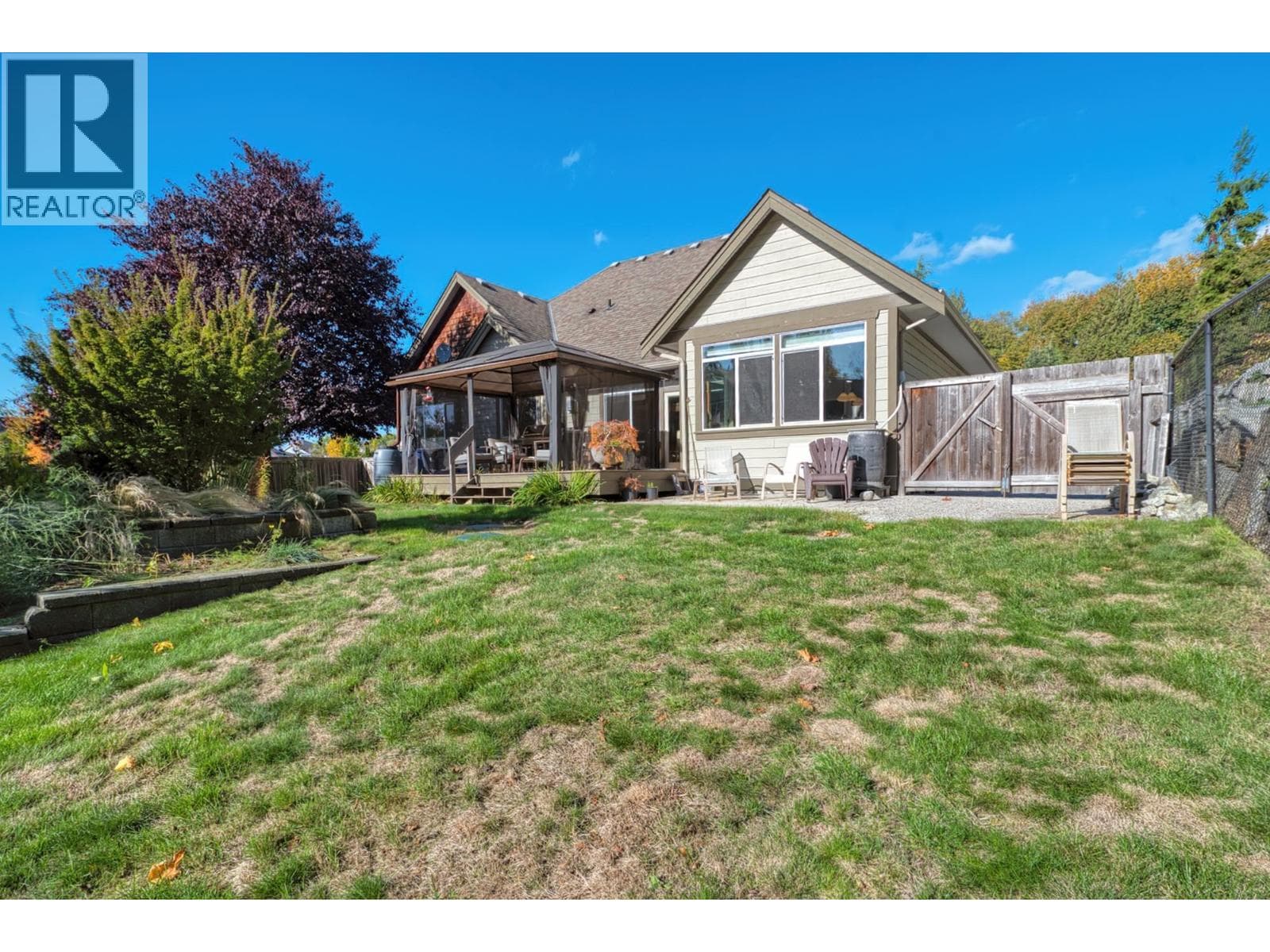 5005 BAY ROAD photo 4