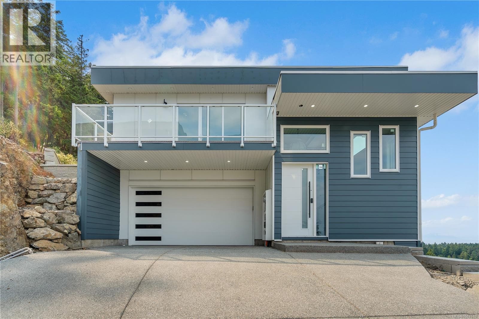 5 bed 6 bath single family at 3875 Gulfview Dr — $1,545,500