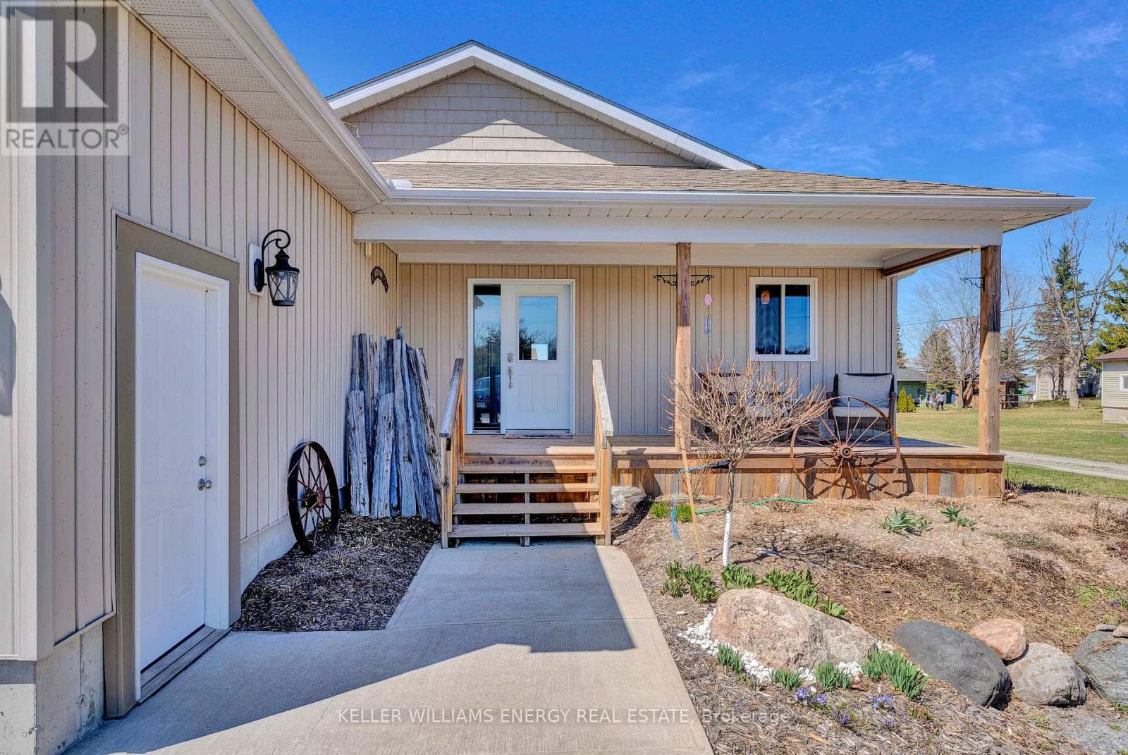 1649 COUNTY ROAD 15 photo 2
