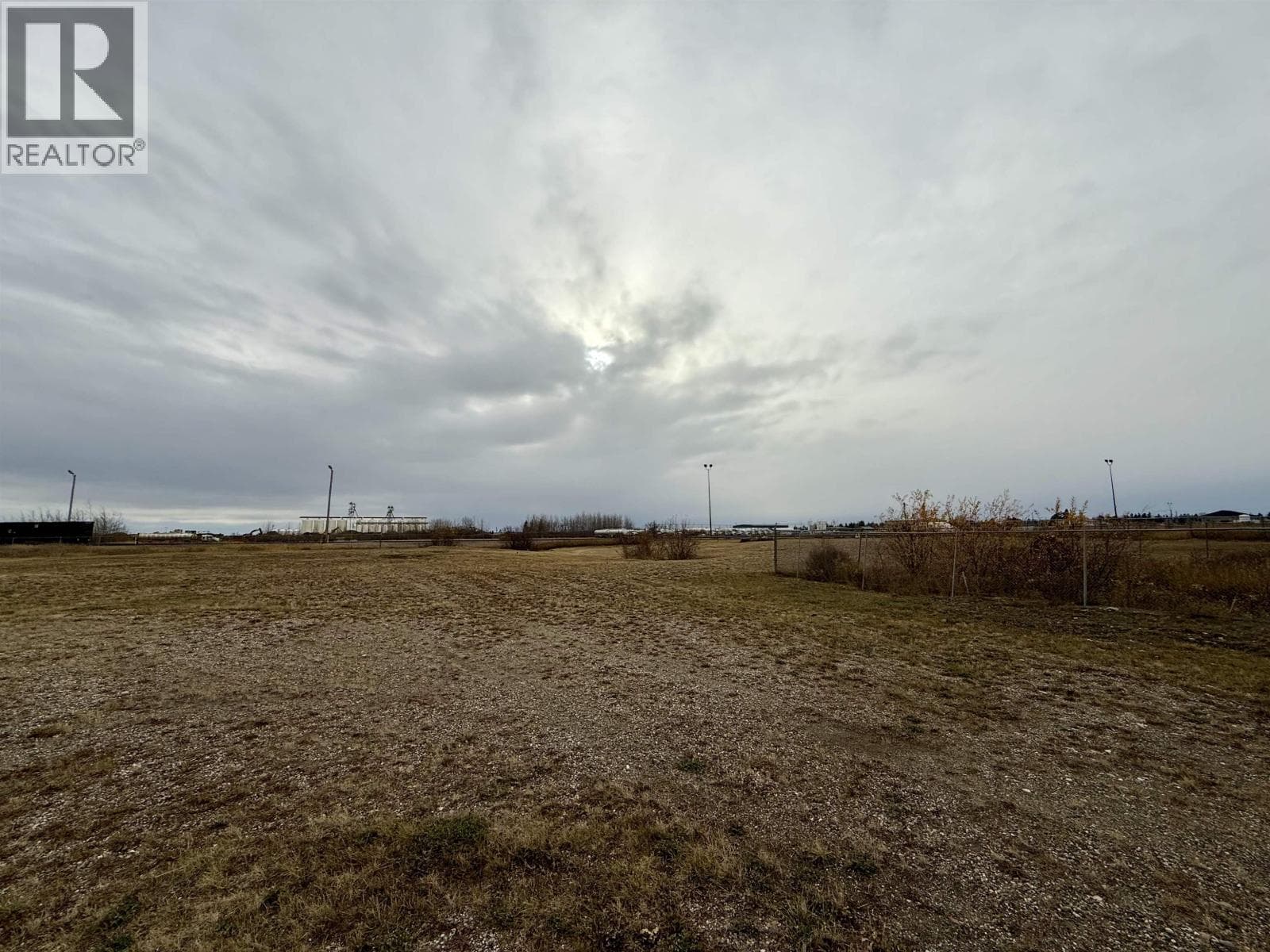 7405 100 AVENUE photo 5