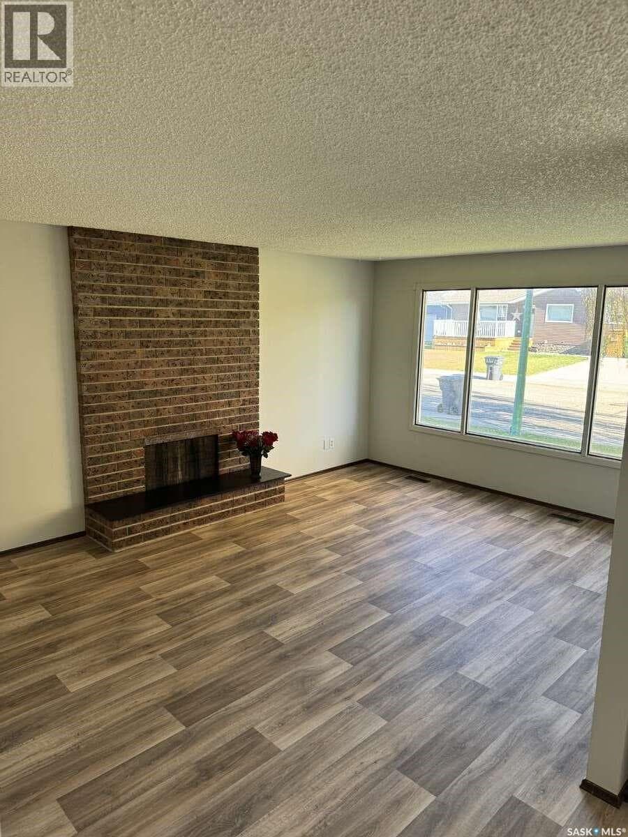 58 Stewart CRESCENT — photo 4