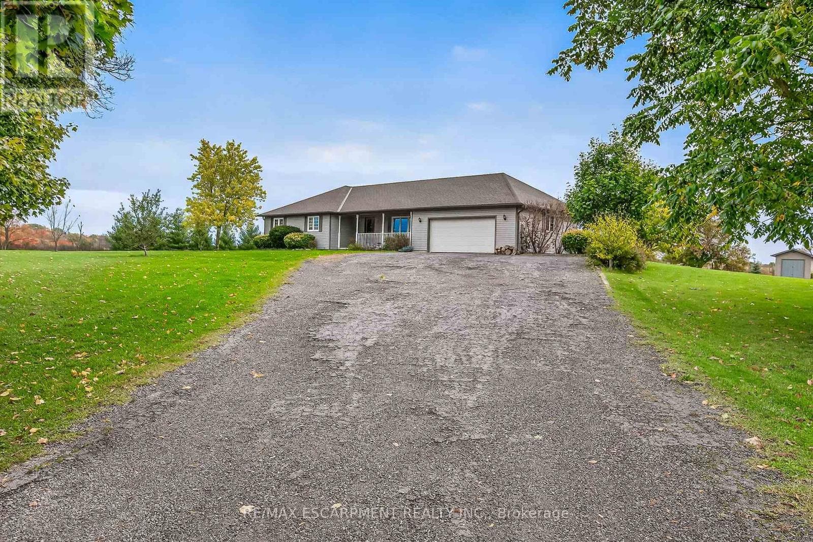 2905 SOUTH GRIMSBY ROAD 6 photo 3