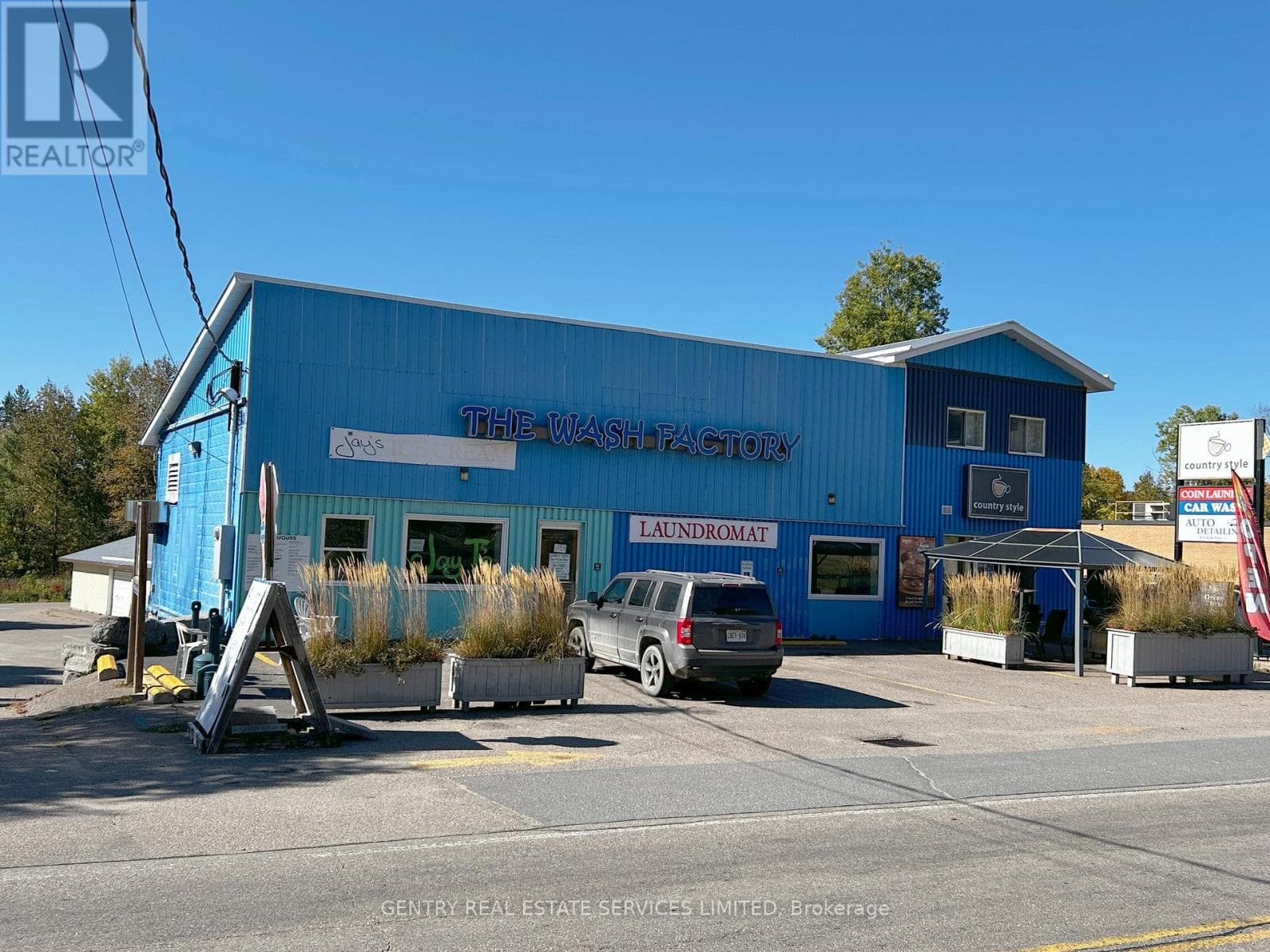 224 BONNECHERE STREET W photo 2