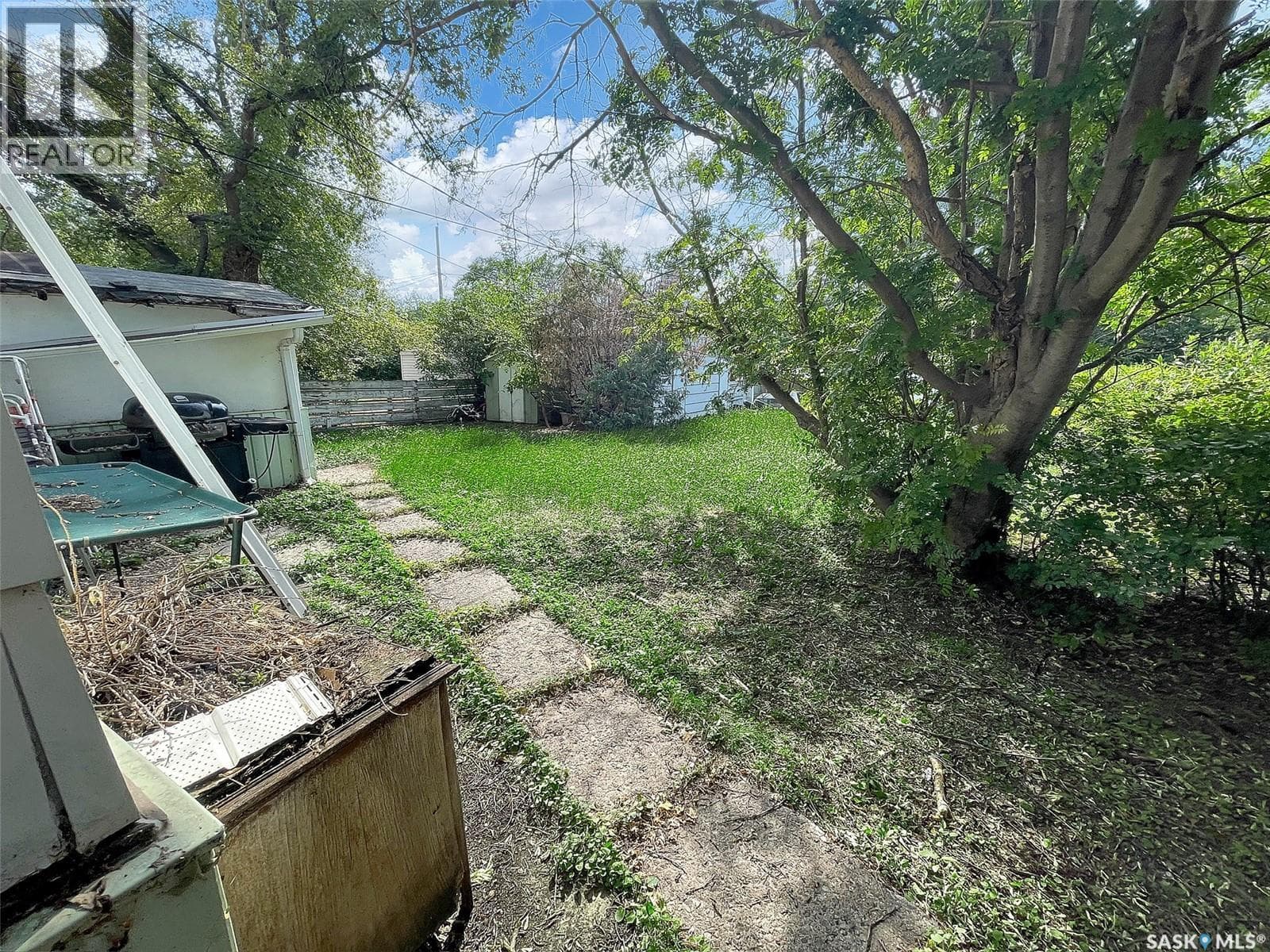 310 6th AVENUE SE — photo 4
