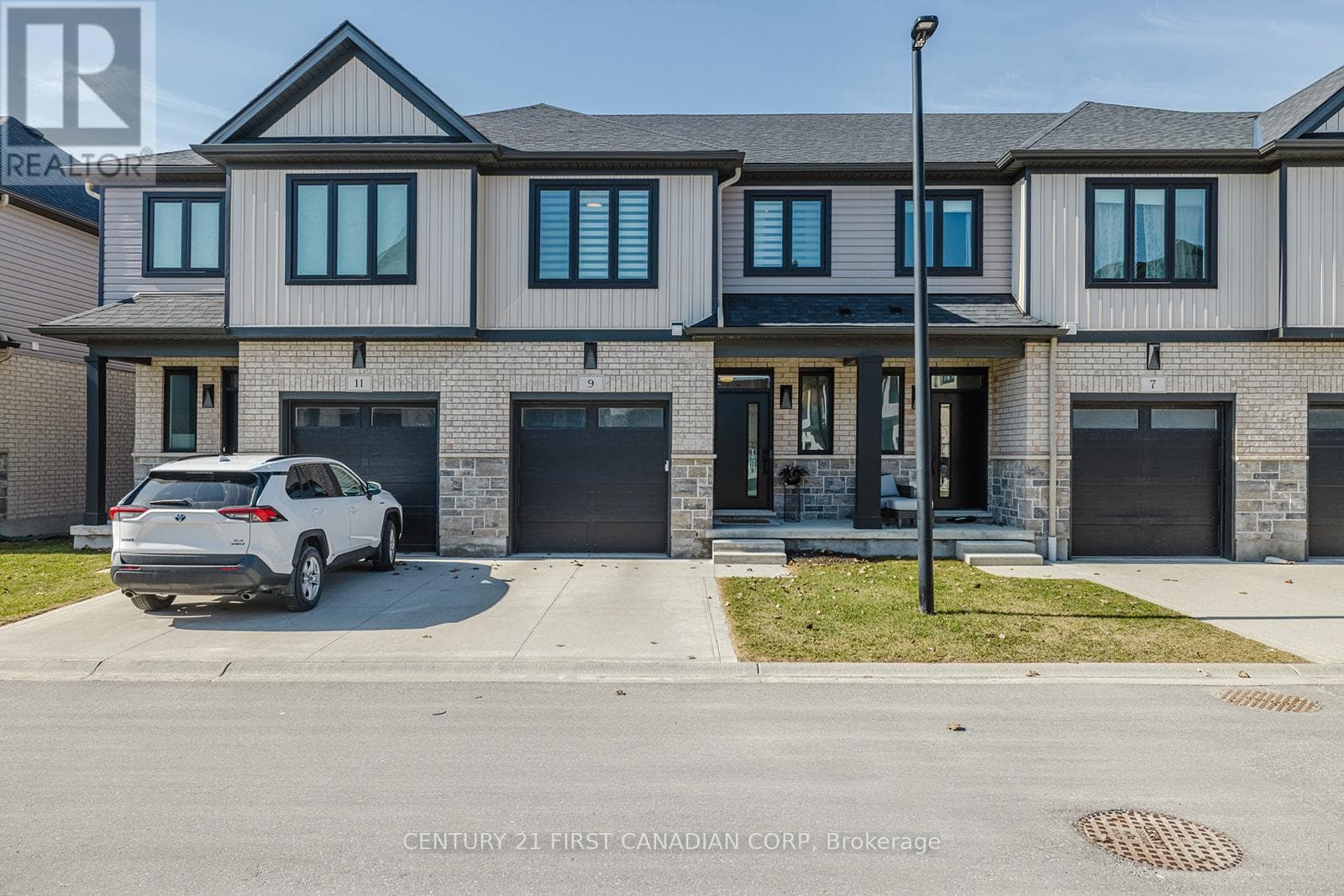9 - 601 LIONS PARK DRIVE photo 2