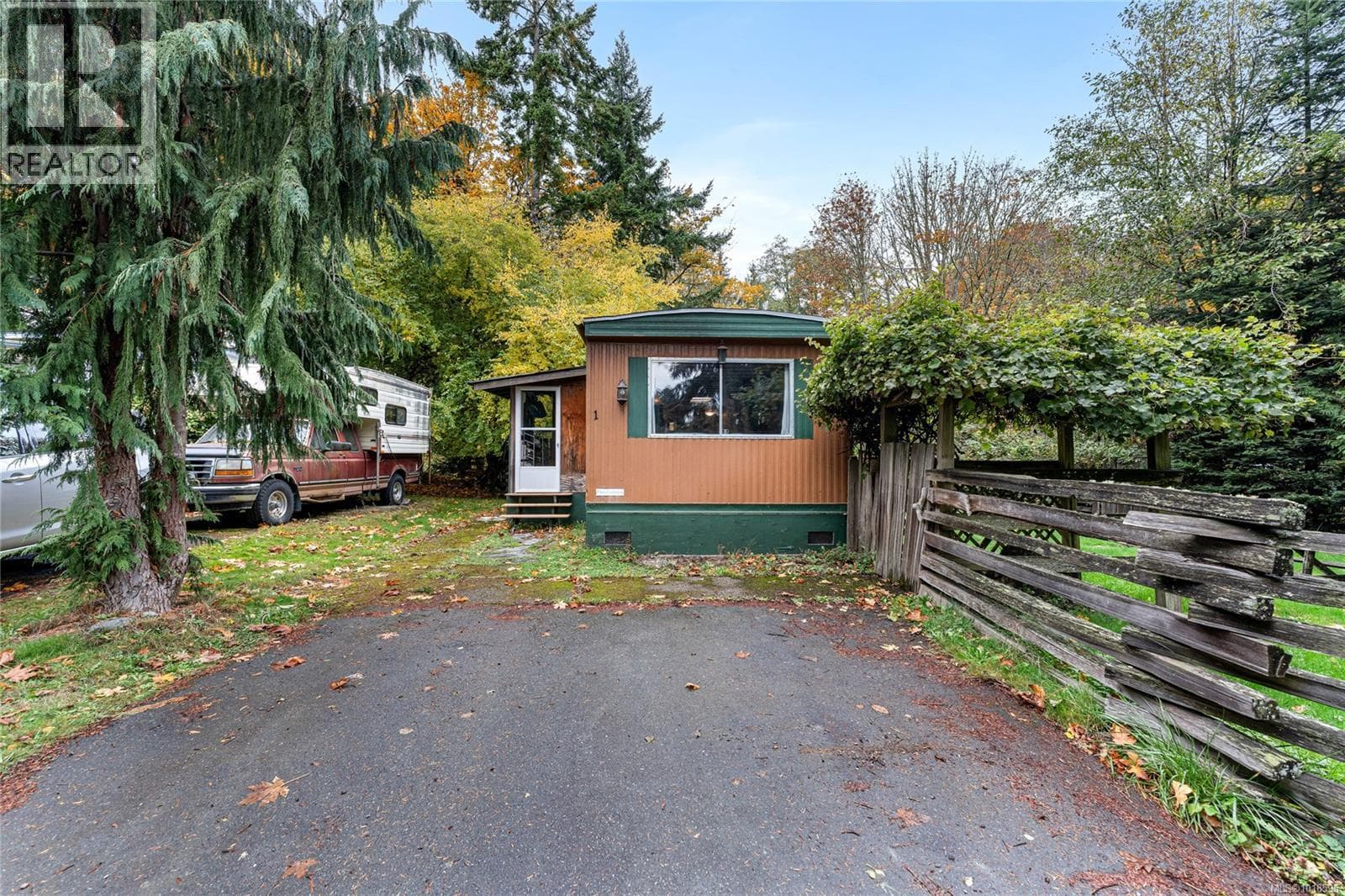 3 bed 1 bath single family at 1 2670 Sooke River Rd — $250,000