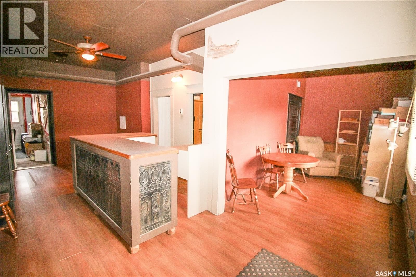 104 Maple AVENUE S — photo 5