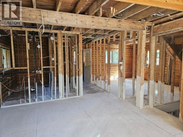534 WILLOW Street photo 4