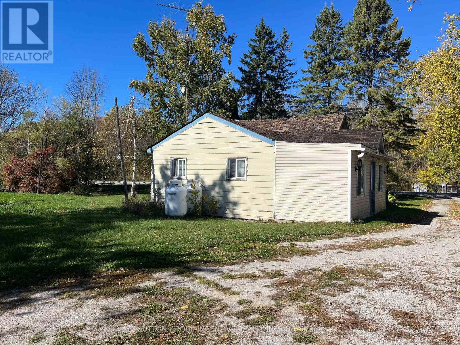 4075 AIRPORT ROAD photo 4
