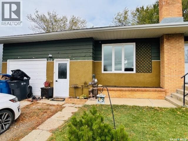 112 Fraser AVENUE — photo 3