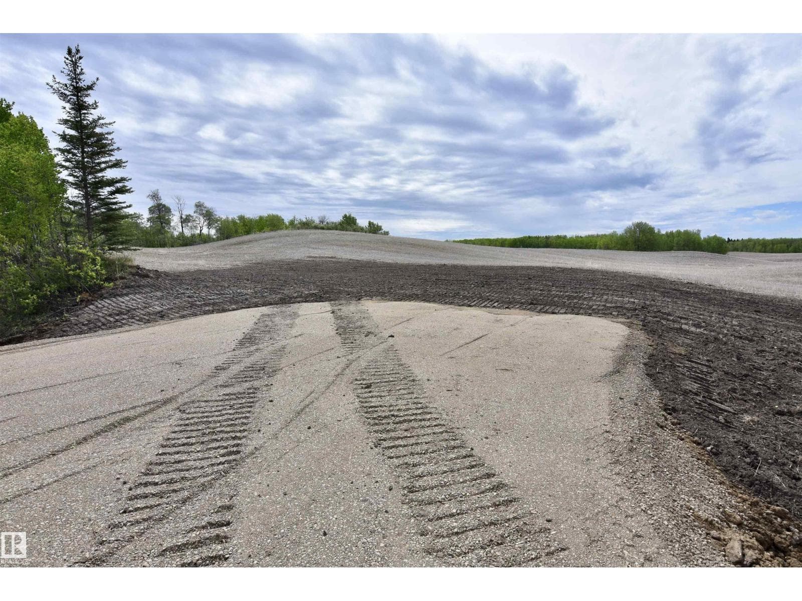 RR 84U TWP RD 563