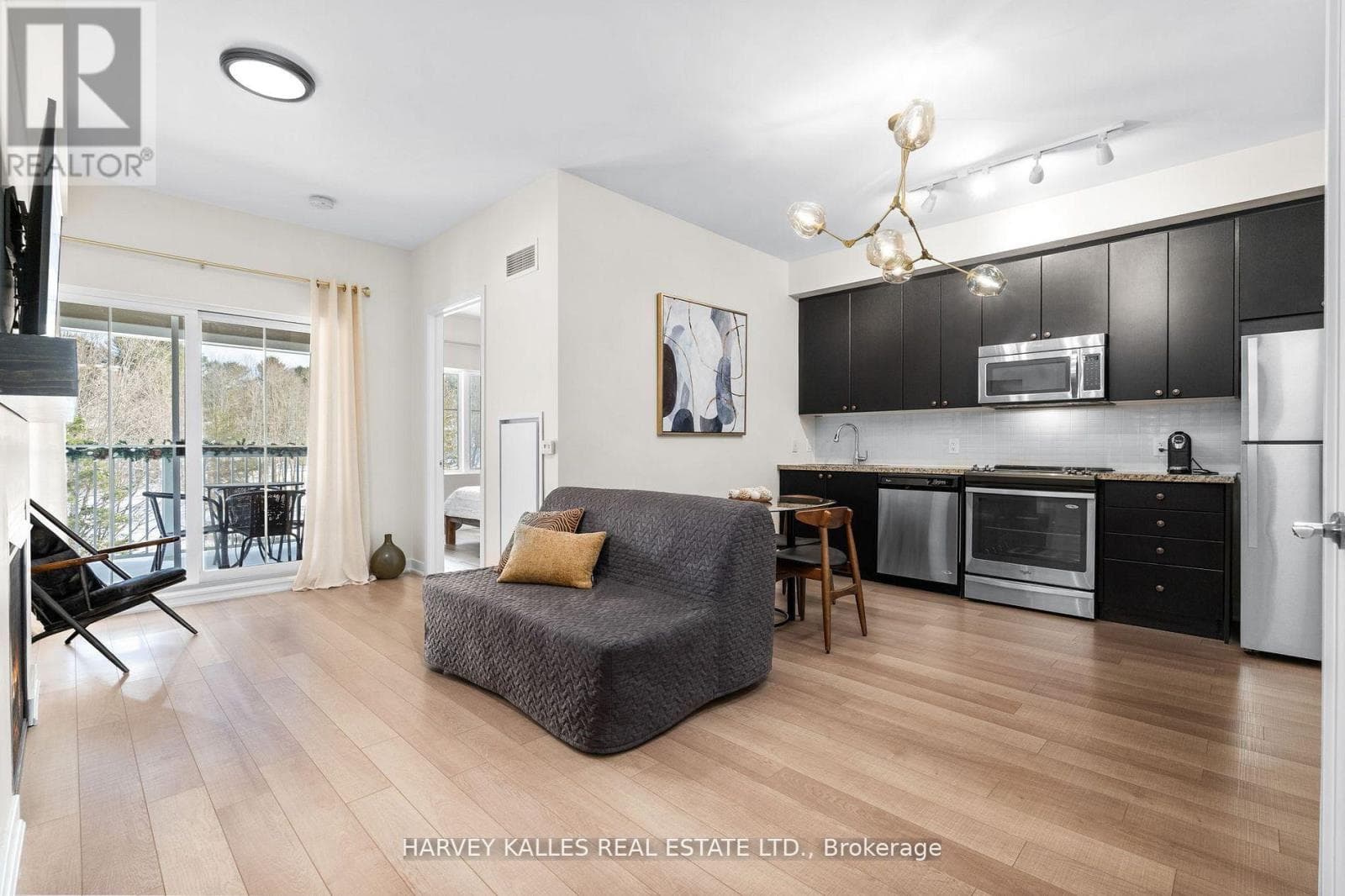 416 - 40 HORSESHOE BOULEVARD photo 4