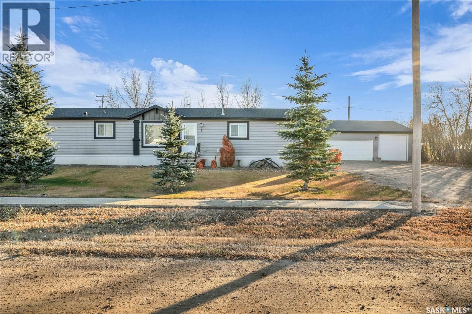 3 bed 2 bath single family at 5 Garrettsee STREET — $289,900