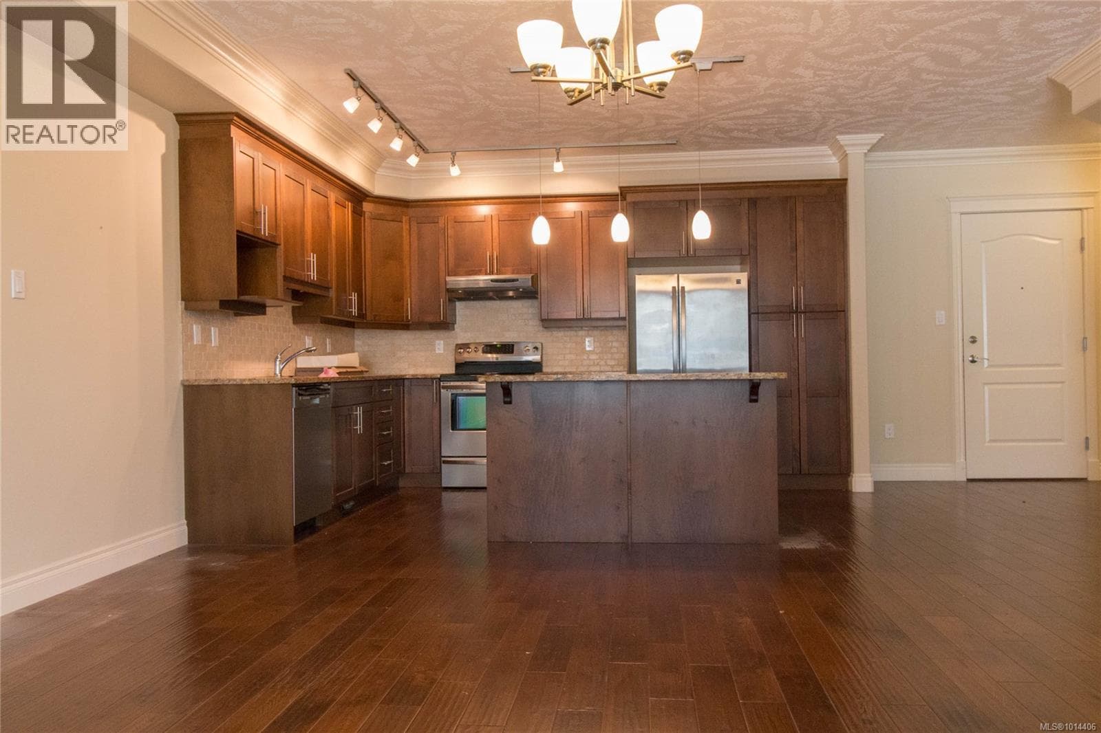 636 3666 Royal Vista Way photo 2