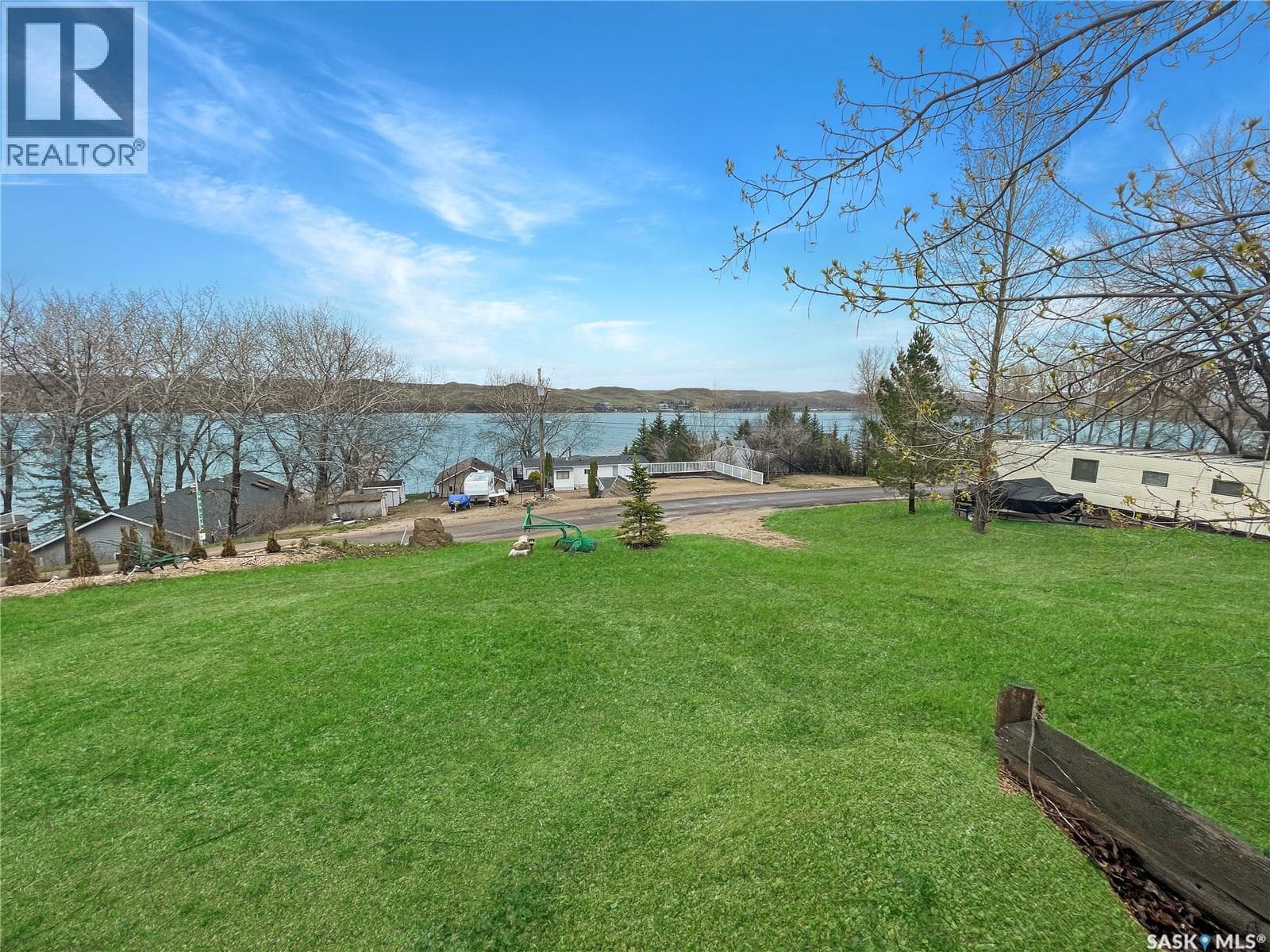 215A Pelletier DRIVE — photo 2
