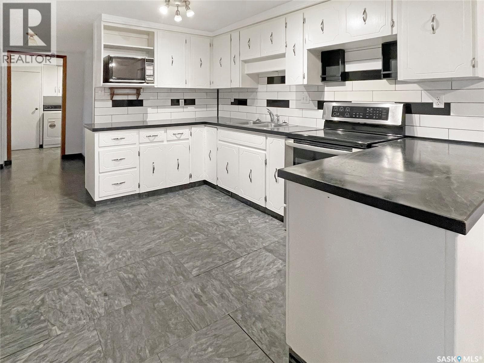 215A Pelletier DRIVE — photo 5