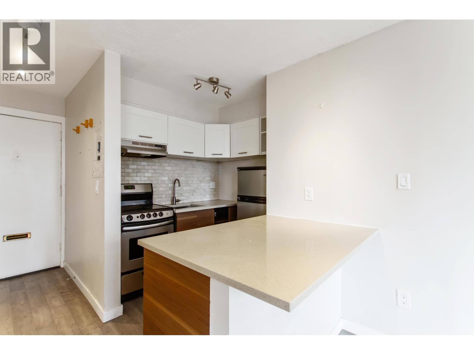 308 1250 BURNABY STREET photo 2