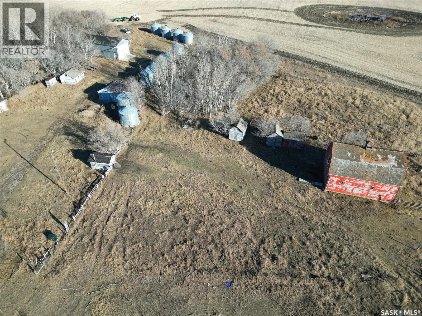 Hillview Acreage — photo 2