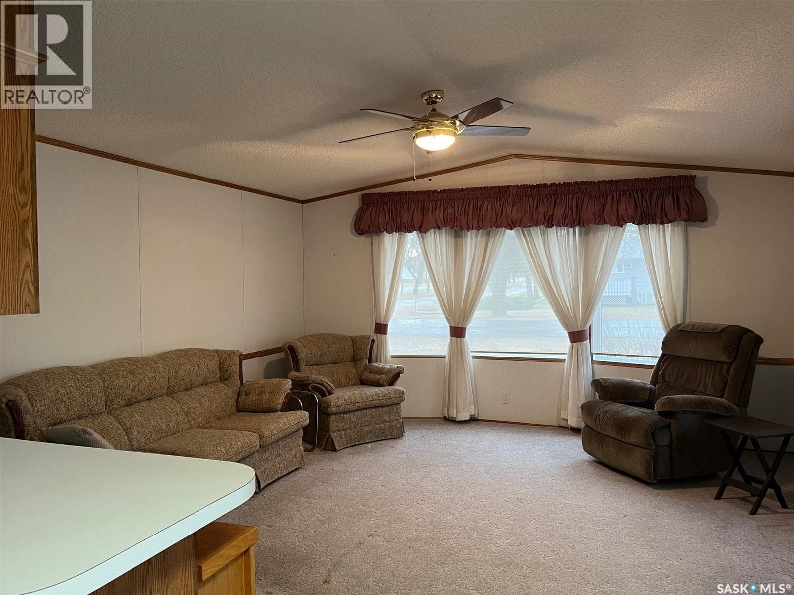 118 2 AVENUE E photo 10