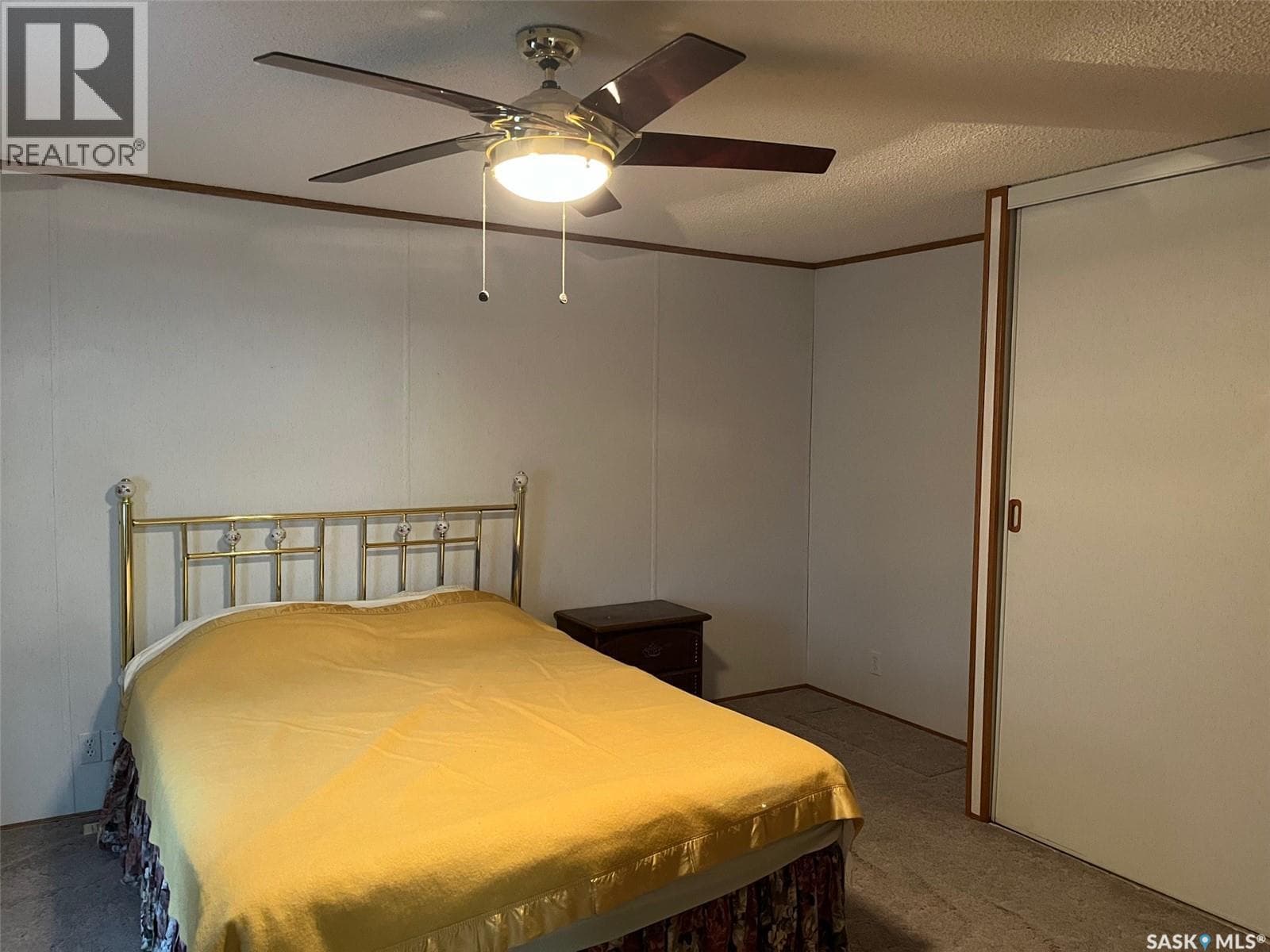 118 2 AVENUE E photo 7