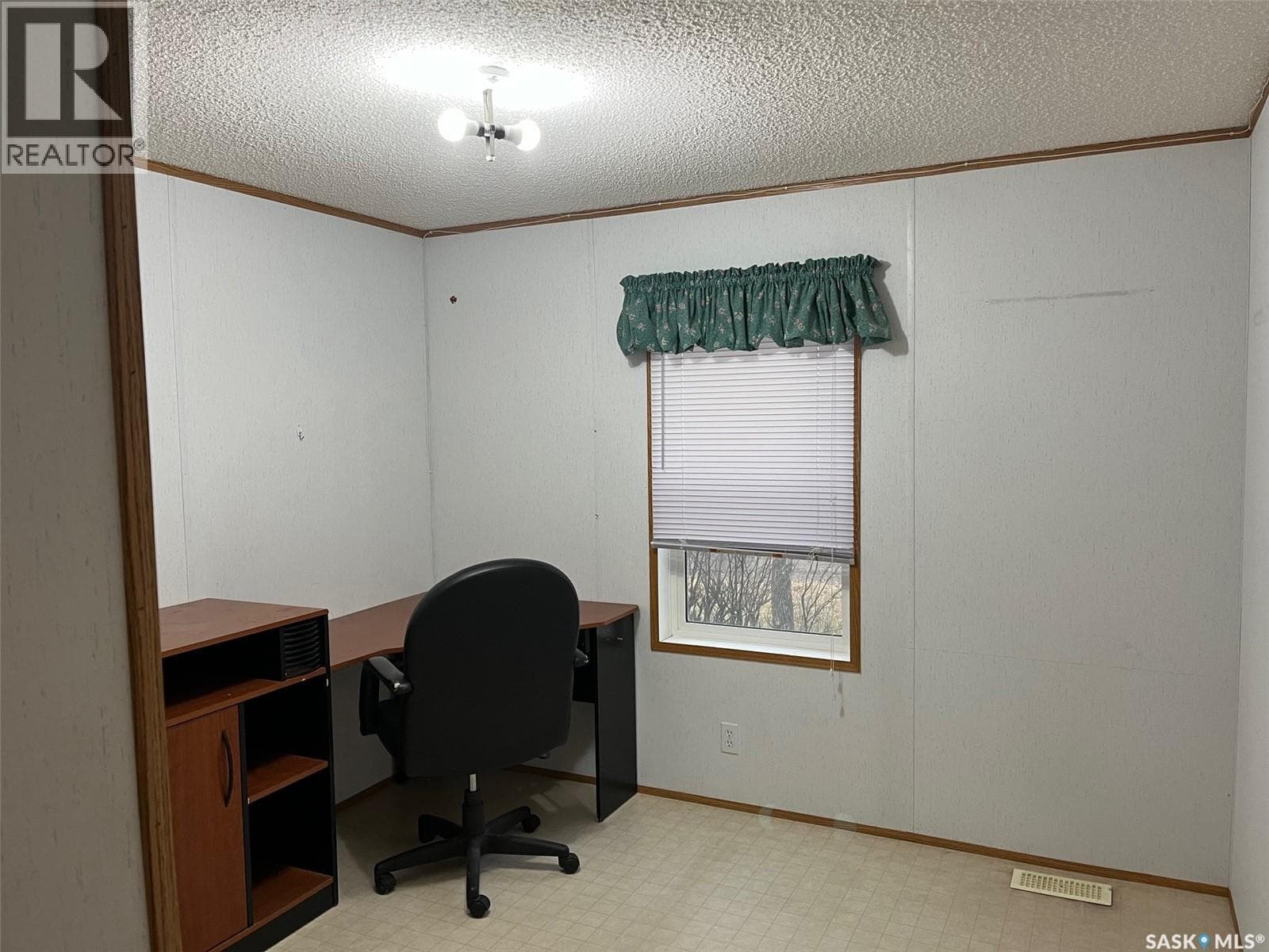 118 2 AVENUE E photo 8