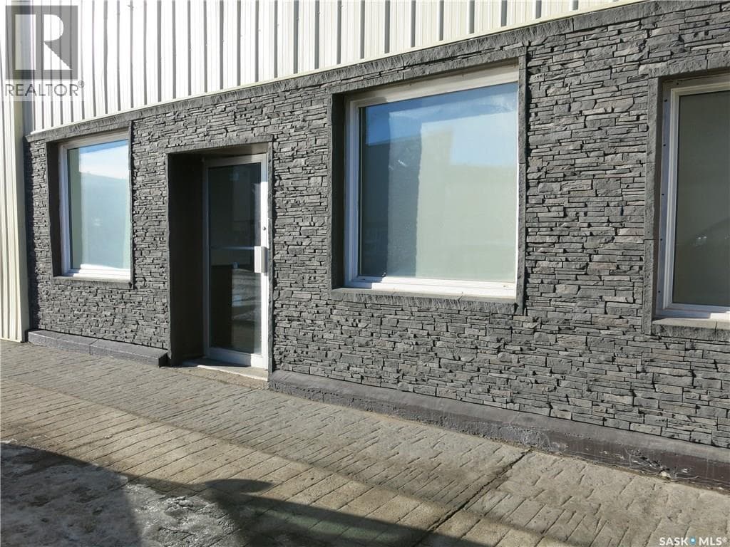 608 Main STREET — photo 2
