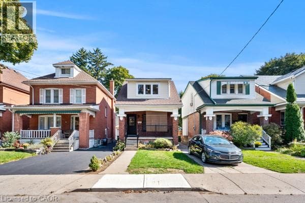 105 ROTHSAY Avenue photo 2