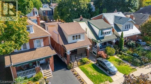 105 ROTHSAY Avenue photo 5