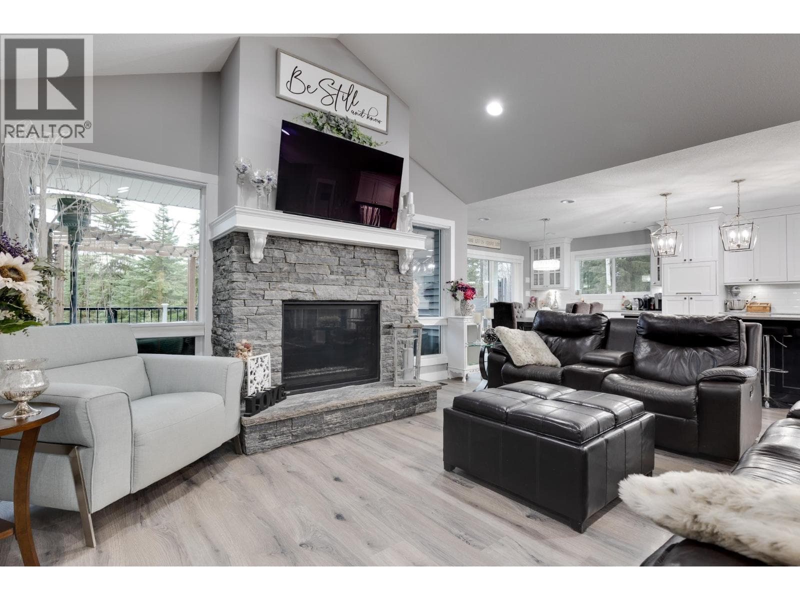 8458 WESTCREST DRIVE photo 4