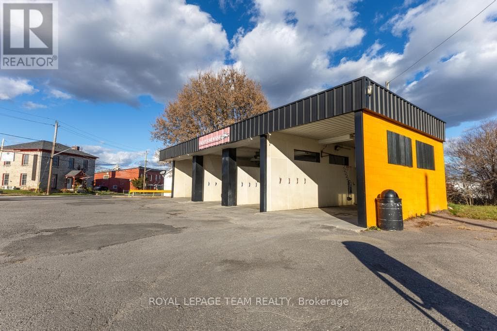 retail at 12 ELGIN STREET E — $750,000