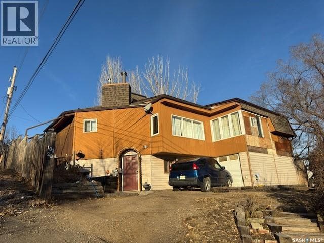 5 bed 2 bath single family at 101 28th STREET — $275,000