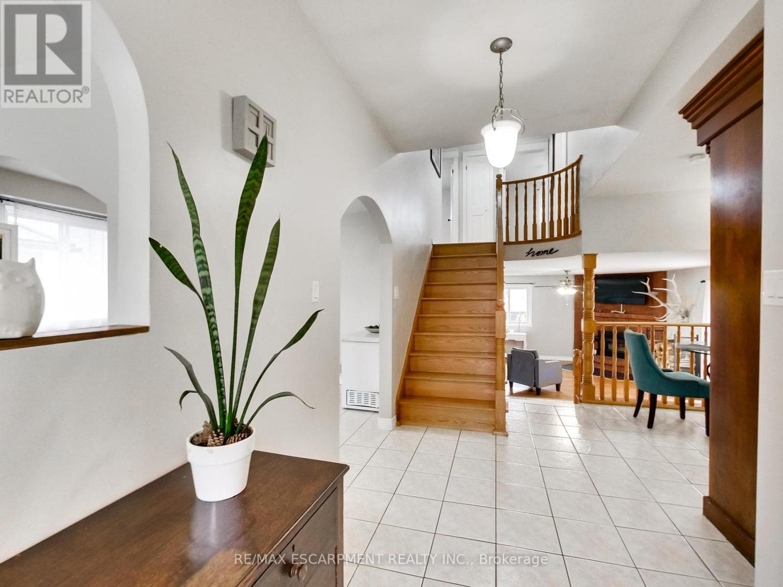 18 PAVAROTTI COURT photo 5