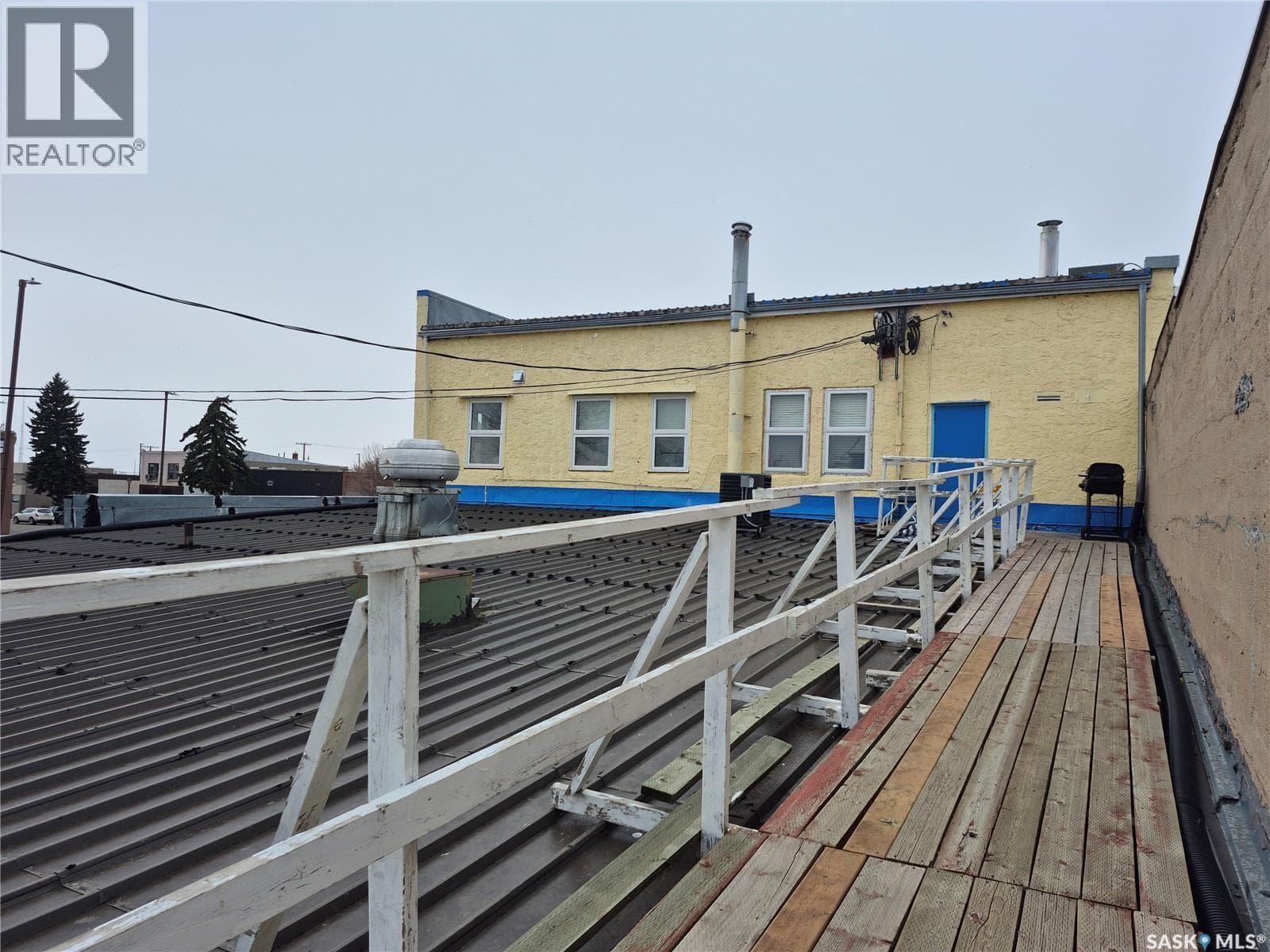 302 Main STREET — photo 2