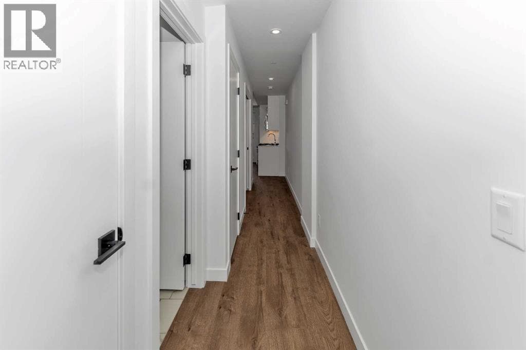 305, 110 18A Street NW — photo 3