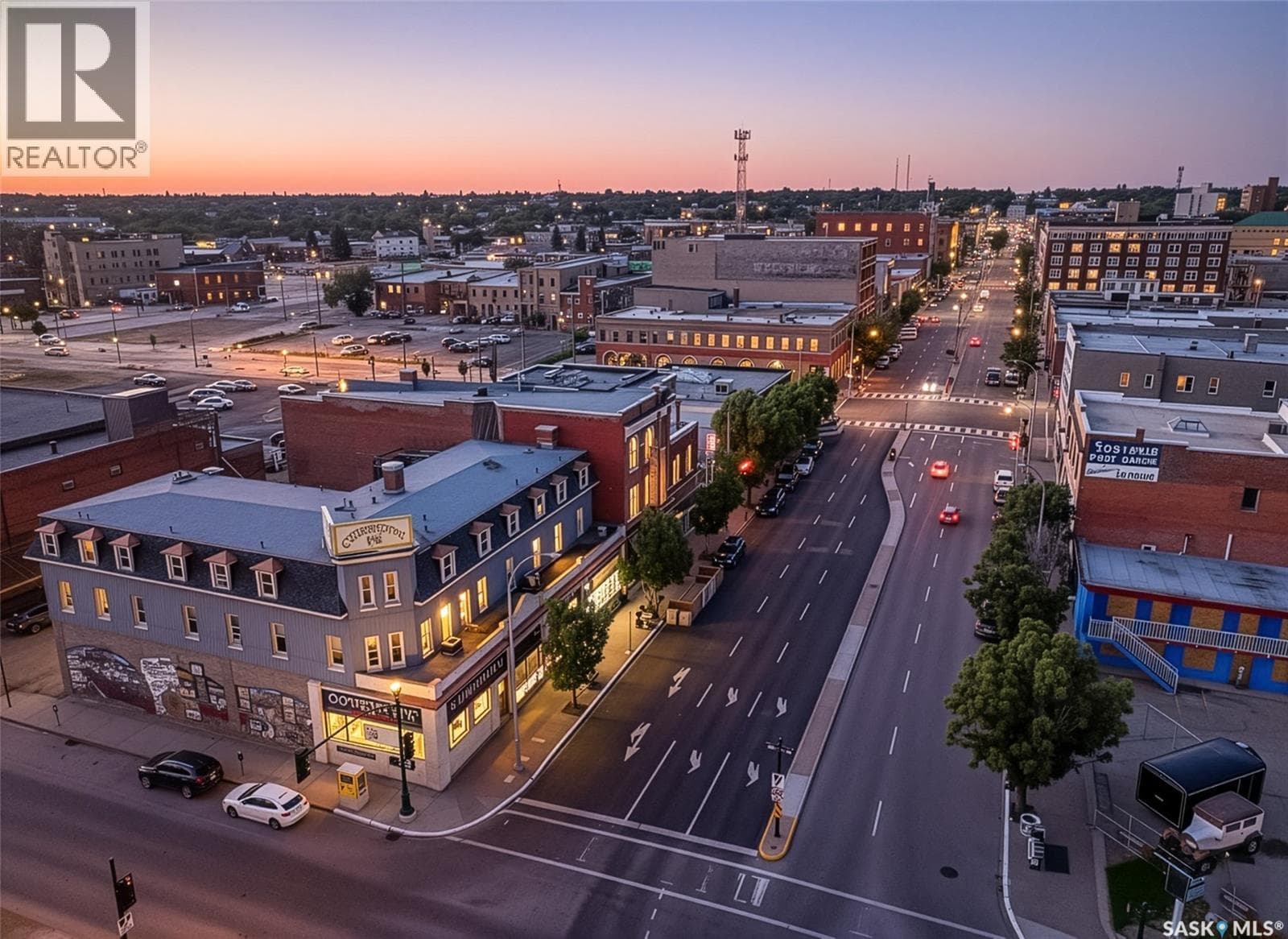 8 Main STREET N